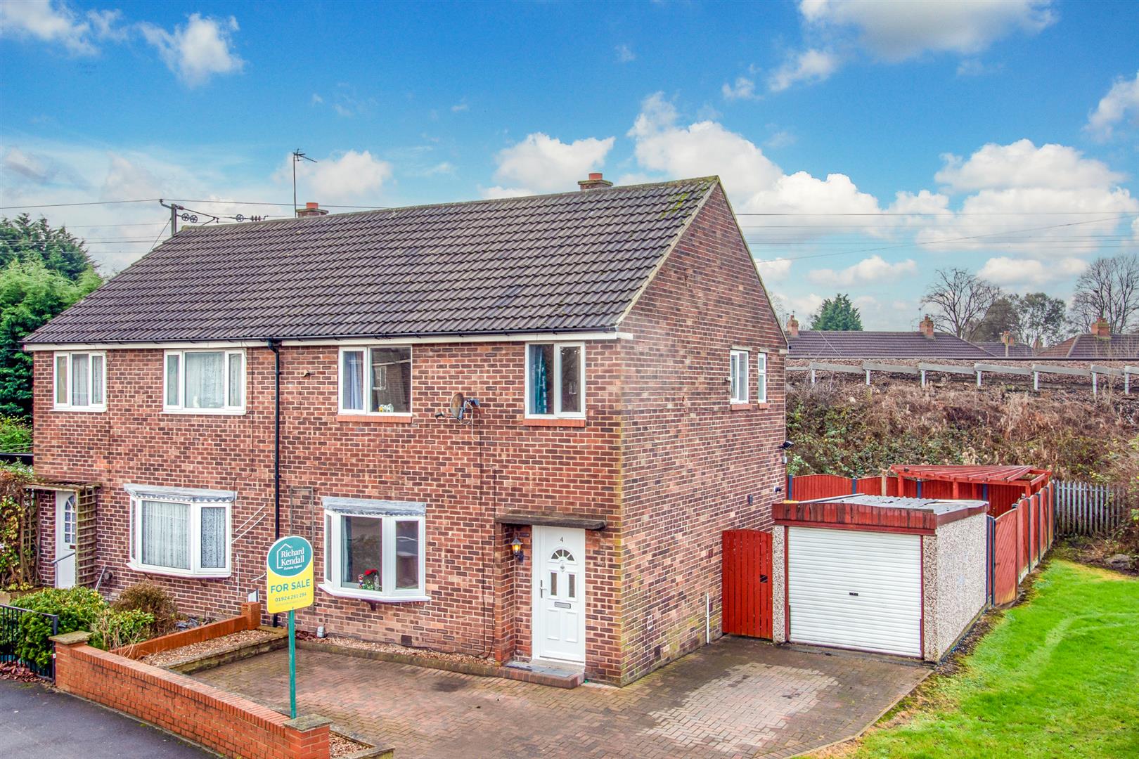 4, Manygates Crescent, Wakefield Richard Kendall Estate Agent